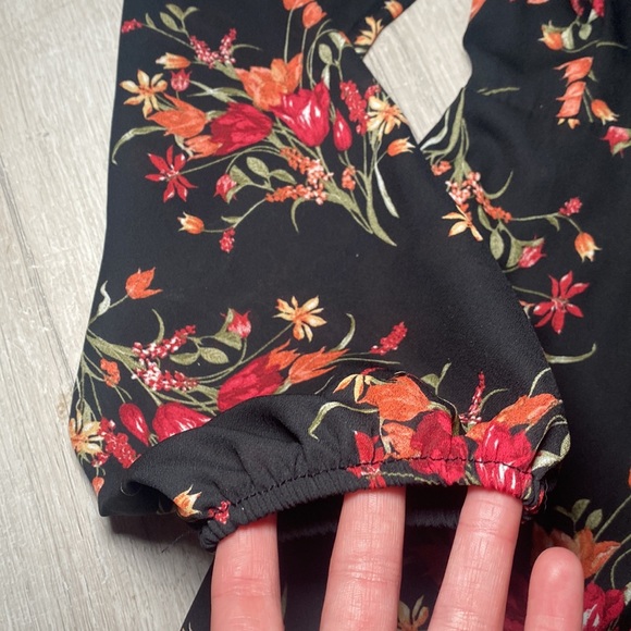 Miami Francesca’s Ginger Floral Romper - Picture 7 of 12